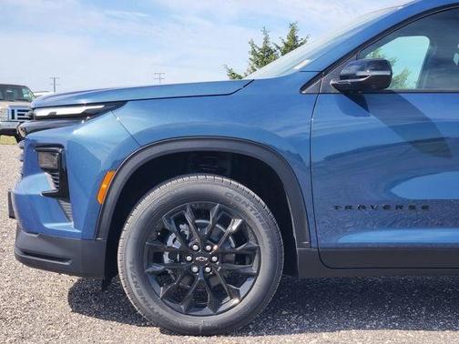 Lakeshore Blue Metallic 2026 Chevrolet Traverse LT