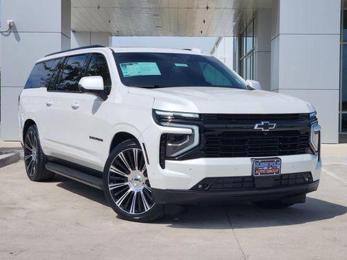 Iridescent Pearl Tricoat 2025 Chevrolet Suburban RST