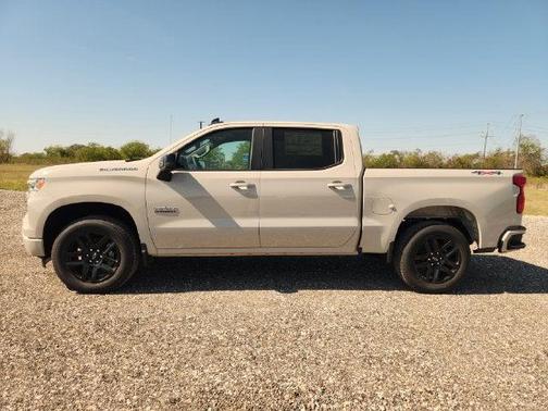 White Sands 2026 Chevrolet Silverado 1500 RST