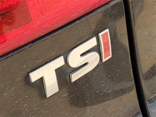 2017 Volkswagen Tiguan 2.0T Wolfsburg Edition