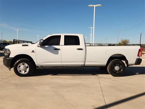2024 RAM 2500 Tradesman Crew Cab 4x4 8' Box