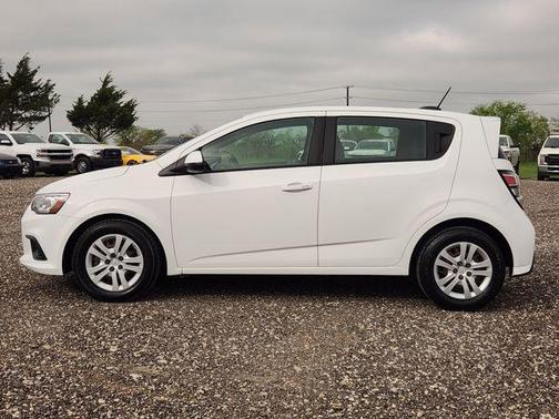 Summit White 2020 Chevrolet Sonic FWD Hatchback 1FL 5-Door