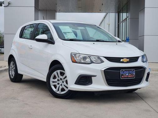 Summit White 2020 Chevrolet Sonic FWD Hatchback 1FL 5-Door
