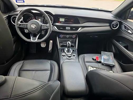 Vulcano Black Metallic 2023 Alfa Romeo Stelvio Sprint RWD