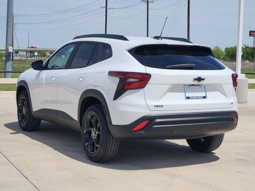 Summit White 2026 Chevrolet Trax LT