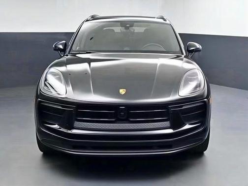 Black 2022 Porsche Macan Macan