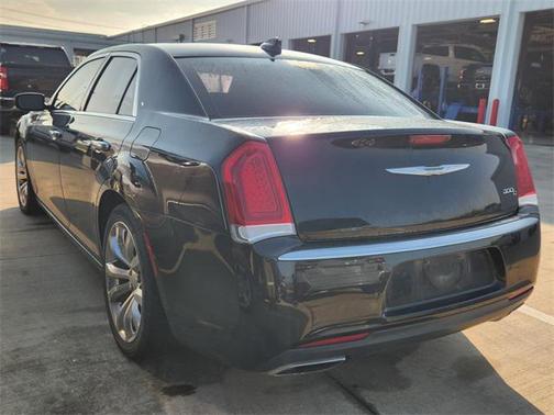 2015 Chrysler 300C Platinum