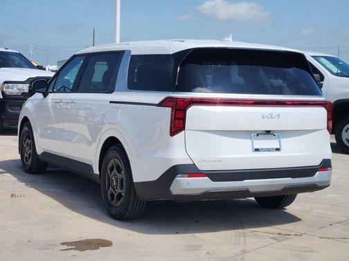 Snow White Pearl 2026 Kia Carnival LXS