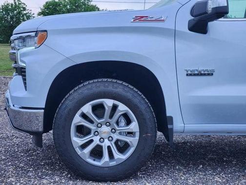 Polar White Tricoat 2026 Chevrolet Silverado 1500 LTZ