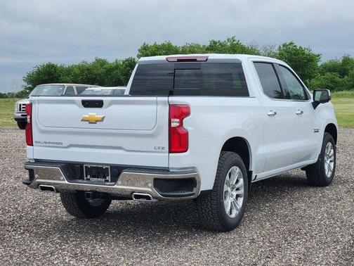 Polar White Tricoat 2026 Chevrolet Silverado 1500 LTZ
