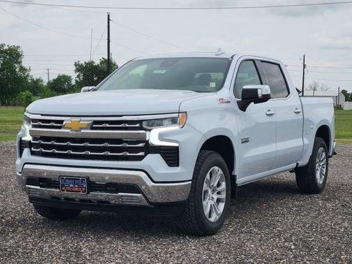 Polar White Tricoat 2026 Chevrolet Silverado 1500 LTZ