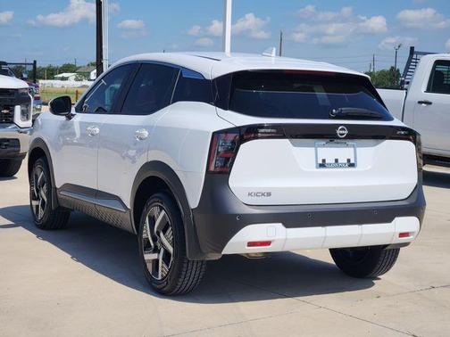 Fresh Powder 2025 Nissan Kicks SV