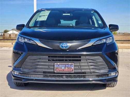 2024 Toyota Sienna XLE