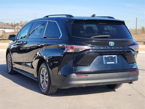 2024 Toyota Sienna XLE