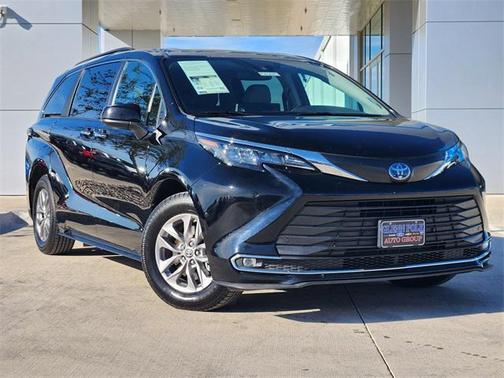 2024 Toyota Sienna XLE