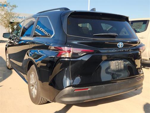2024 Toyota Sienna XLE