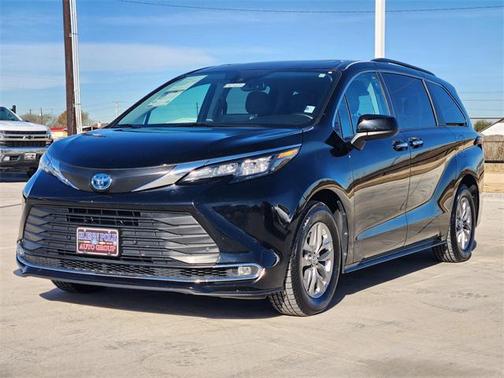 2024 Toyota Sienna XLE