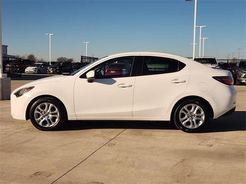 2017 Toyota Yaris iA Base