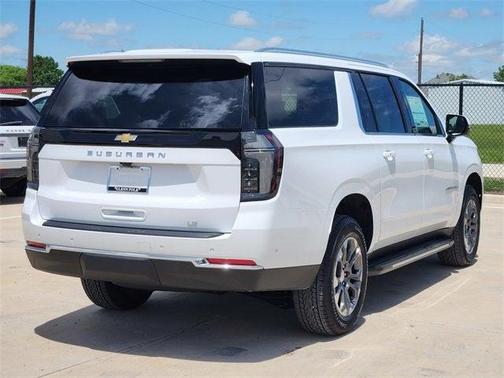 2025 Chevrolet Suburban LT
