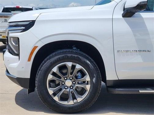 2025 Chevrolet Suburban LT