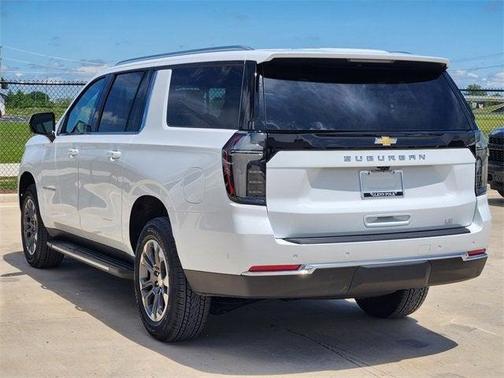 2025 Chevrolet Suburban LT