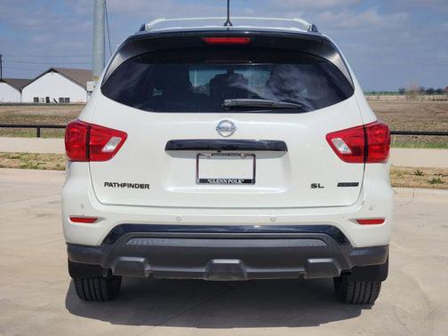 2018 Nissan Pathfinder SL