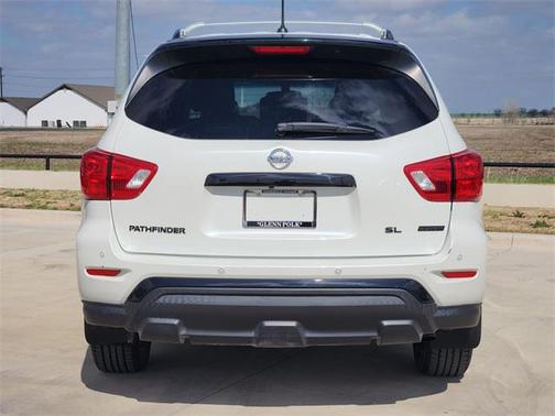 2018 Nissan Pathfinder SL
