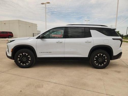 Polar White Tricoat 2026 Chevrolet Traverse AWD Z71