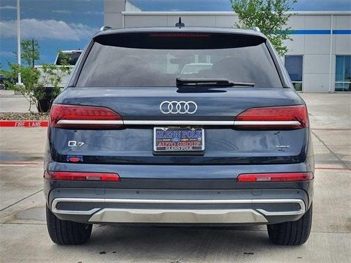 2024 Audi Q7 45 Premium Plus
