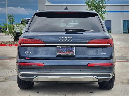 2024 Audi Q7 45 Premium Plus