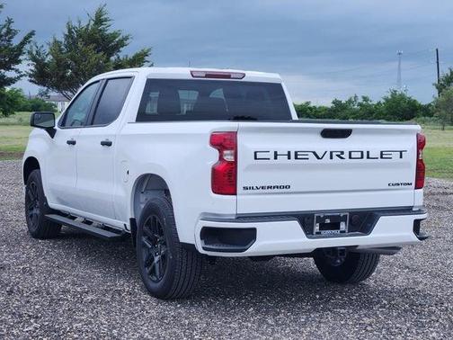 Summit White 2026 Chevrolet Silverado 1500 Custom