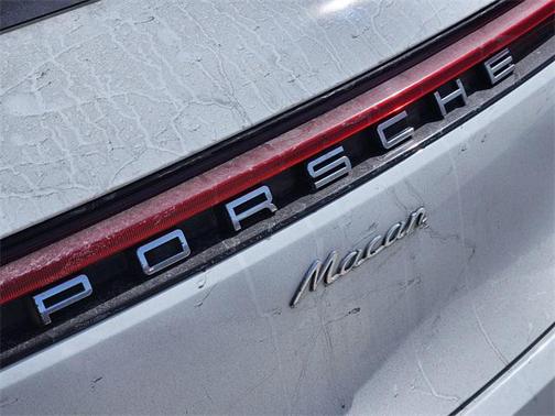 2021 Porsche Macan Base