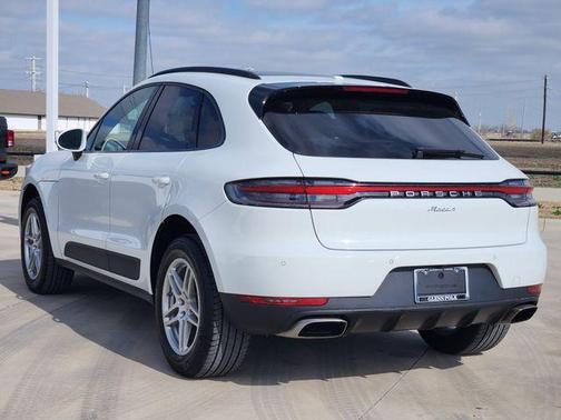 2021 Porsche Macan Base