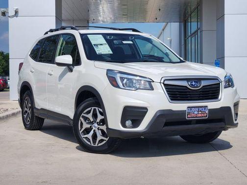 Crystal White Pearl 2019 Subaru Forester Premium