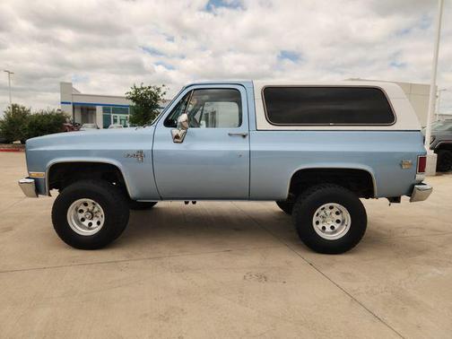 Bright Blue Metallic 1986 Chevrolet C10/K10 Base