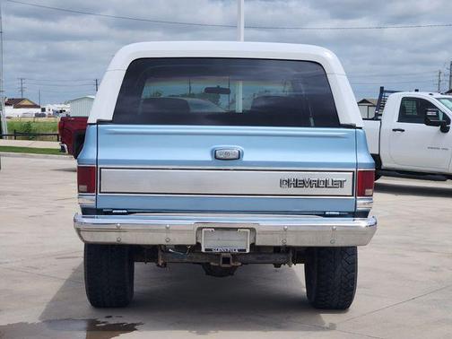 Bright Blue Metallic 1986 Chevrolet C10/K10 Base