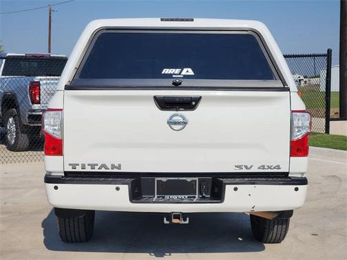 2017 Nissan Titan SV