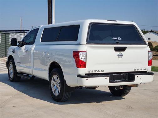 2017 Nissan Titan SV