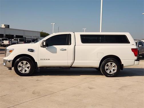 2017 Nissan Titan SV