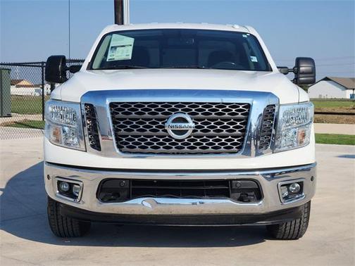 2017 Nissan Titan SV