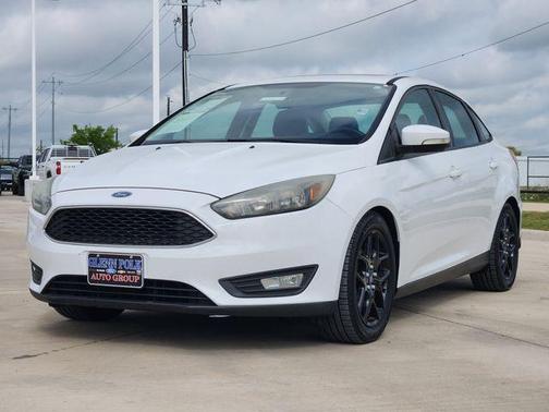 Oxford White 2016 Ford Focus SE