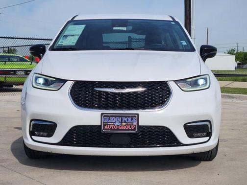 Bright White Clearcoat 2024 Chrysler Pacifica Hybrid Select