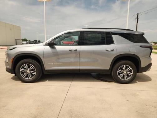 Sterling Gray Metallic 2026 Chevrolet Traverse LT