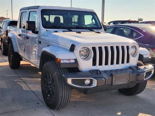 2023 Jeep Gladiator Overland