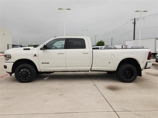 2022 RAM 3500 Laramie Crew Cab 4x4 8' Box