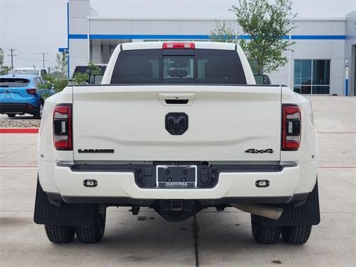 2022 RAM 3500 Laramie Crew Cab 4x4 8' Box
