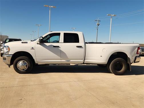 2024 RAM 3500 Tradesman Crew Cab 4x4 8' Box