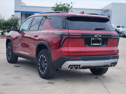 Radiant Red Tintcoat 2026 Chevrolet Traverse AWD Z71