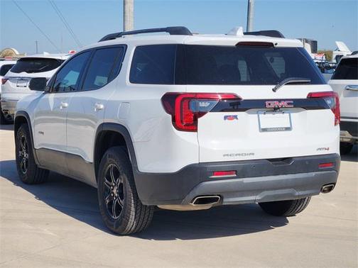 2023 GMC Acadia AWD AT4