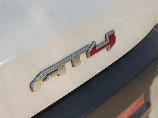 2023 GMC Acadia AWD AT4